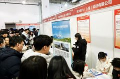 正在人生的十字口做出了本人的选